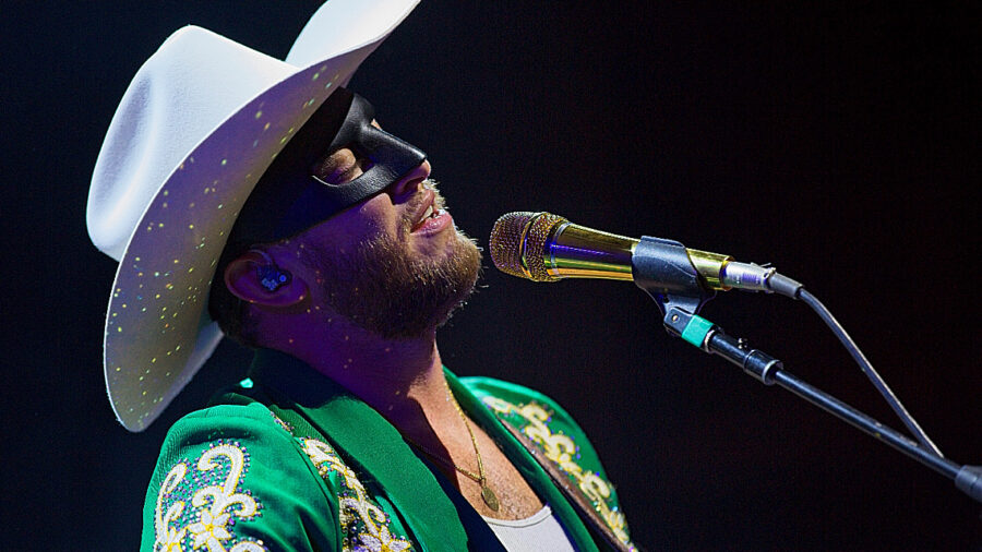 Orville Peck Rides Into Boston’s MGM Music Hall With Fluid Baritone & Classic Showmaship (SHOW REVIEW/PHOTOS)