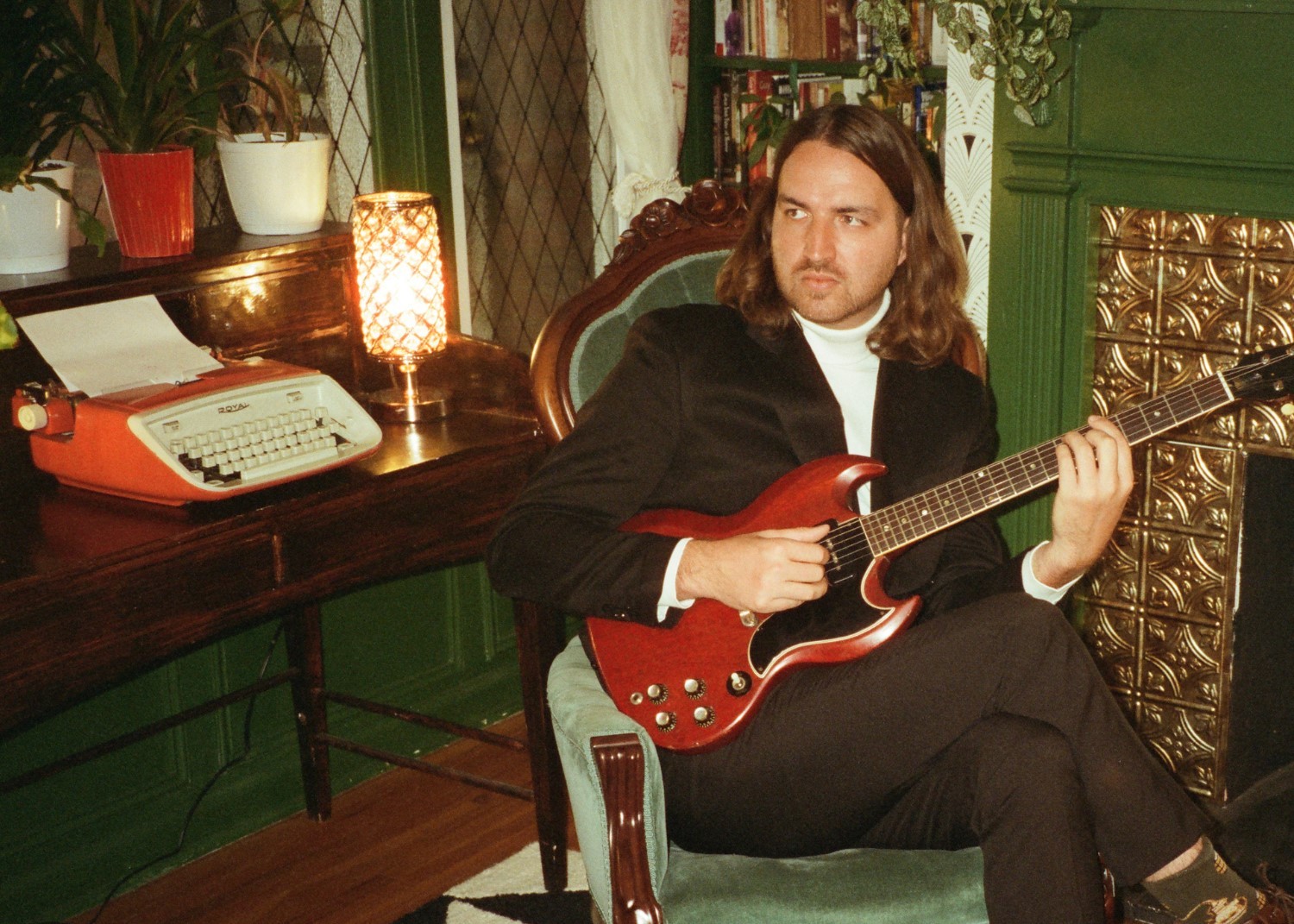 Ethan Samuel Brown Offers Timely Commentary on American Identity with Genre-crossing ‘Small Actors’ (ALBUM REVIEW)