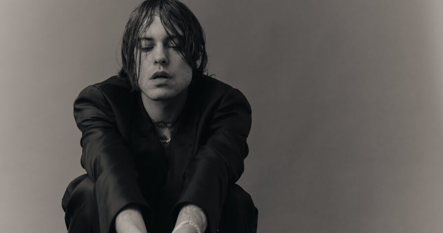 Elias Rønnenfelt Of Iceage Makes Potent Solo Debut On Stripped Down ‘Heavy Glory’ (ALBUM REVIEW)