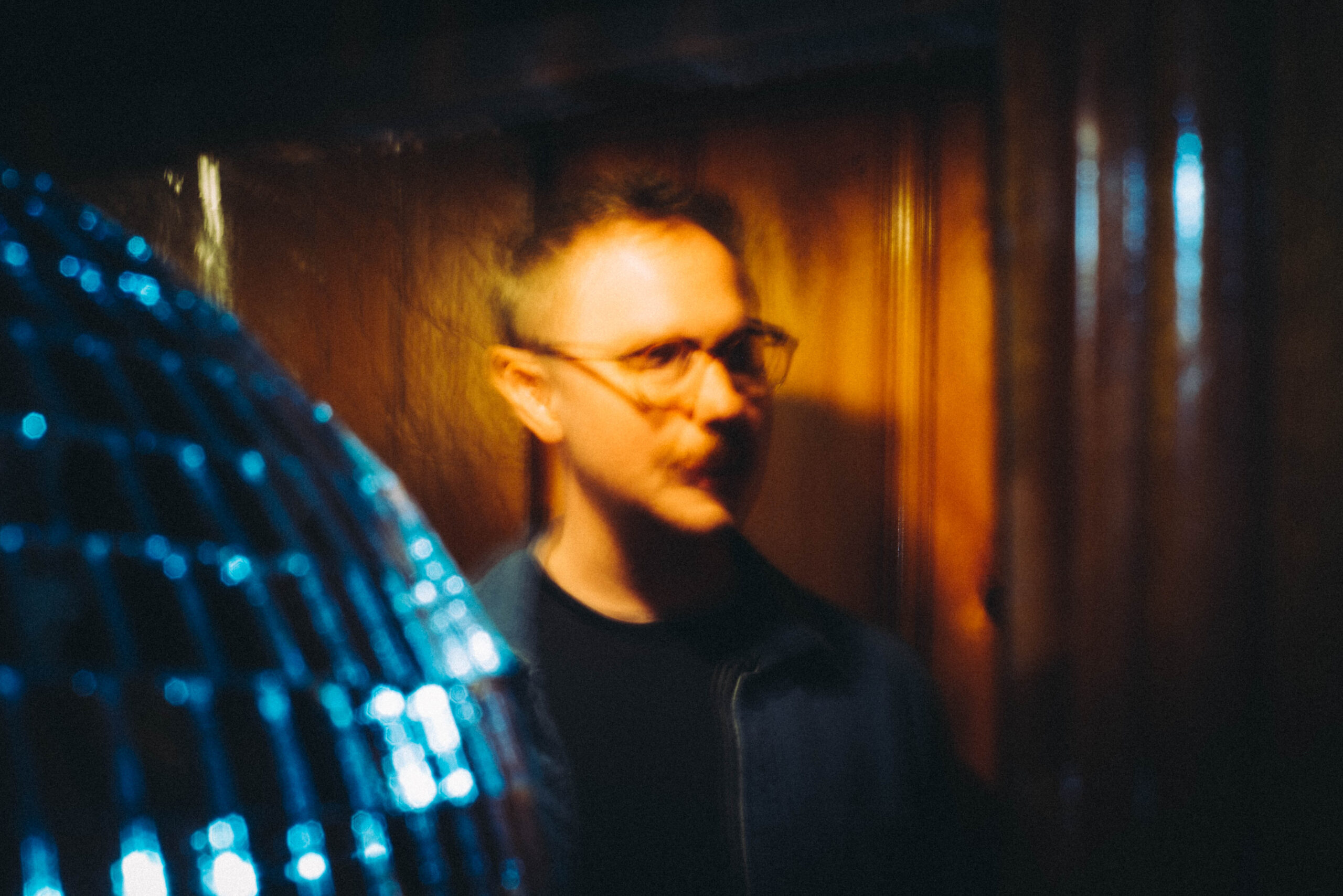 LISTEN: Kerry Charles’s “In A Minute” Brings Soulful Melodies To Infectious Pop