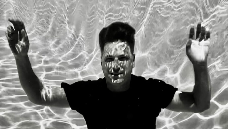 SONG PREMIERE: Ed Vallance Brings Serene Harmony Soaked Autumn Folk On “Älskling”