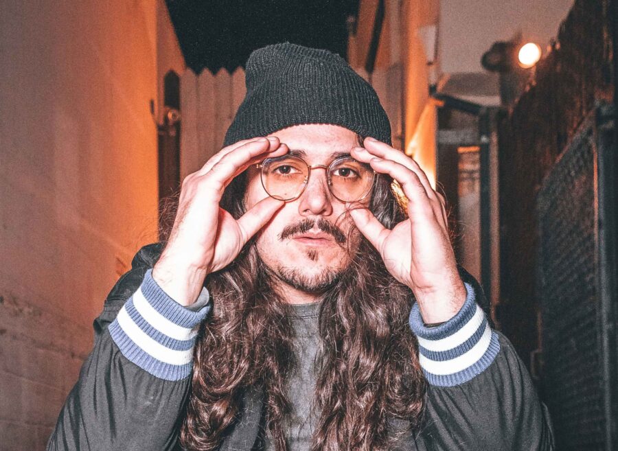 LISTEN: Amp Melo’s Acrobatic Vocals Soar Over Infectious Funk On “Under Pressure”