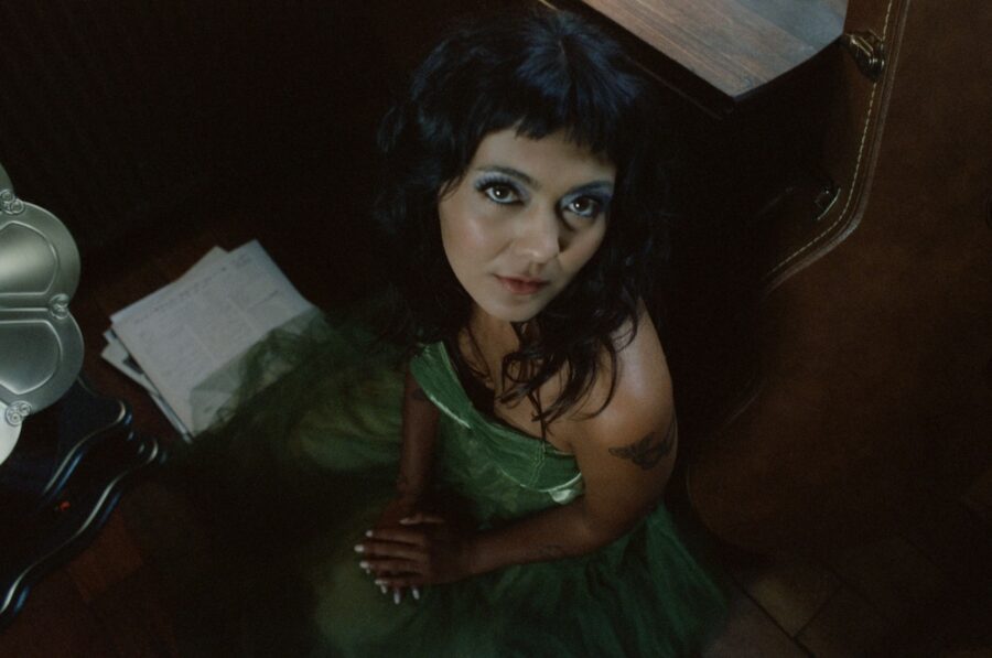 VIDEO PREMIERE: Sahara Grim Shares Hypnotic and Moody Indie Pop Tune “Time Wanderer”