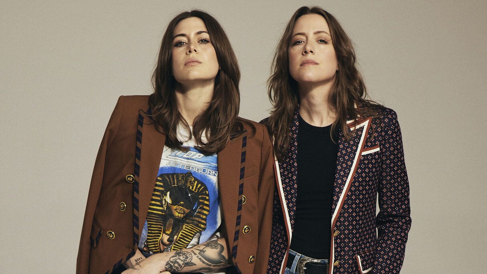 On ‘Bloom,’ Larkin Poe Makes Fiery Return With Honeyed Harmonies & Potent Guitar Work (ALBUM REVIEW)