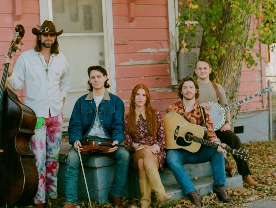 SONG PREMIERE: Valley Flower Give Us Jamboree-Ready Bluegrass Romp with “Critter Junction”