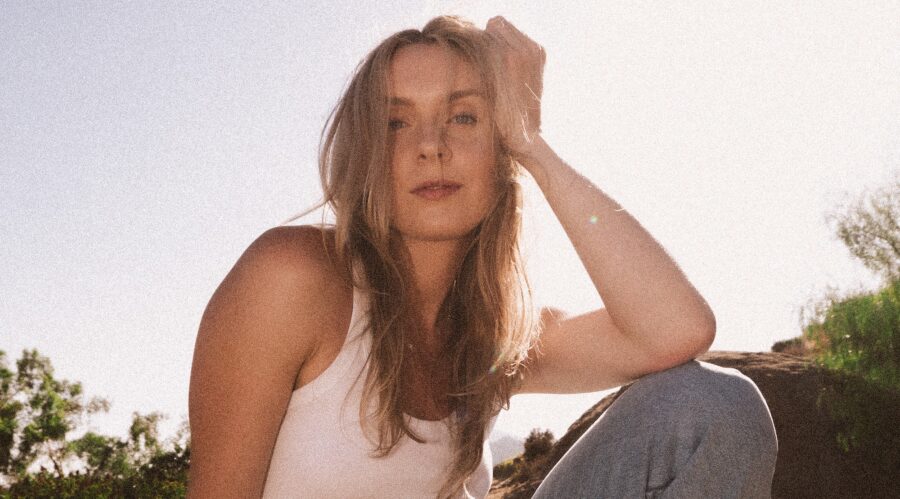 SONG PREMIERE: Piper Leone Brings Breezy Twangy Goodness Via “Joke’s On Me”