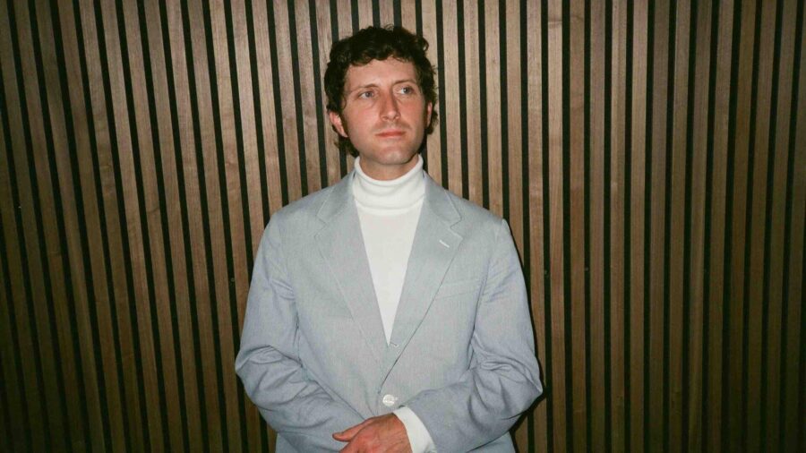 LISTEN: Ferguson Stirs Up Synth-Drenched Nostalgia With Nuanced Fusion Work On “NEVER IN MY LIFE”