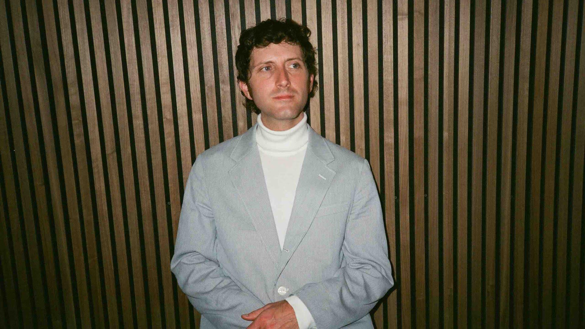 LISTEN: Ferguson Stirs Up Synth-Drenched Nostalgia With Nuanced Fusion Work On “NEVER IN MY LIFE”