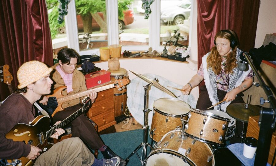 SONG PREMIERE: Frollen Music Library Exude a Cool and Funky Power on “Outta My Way”