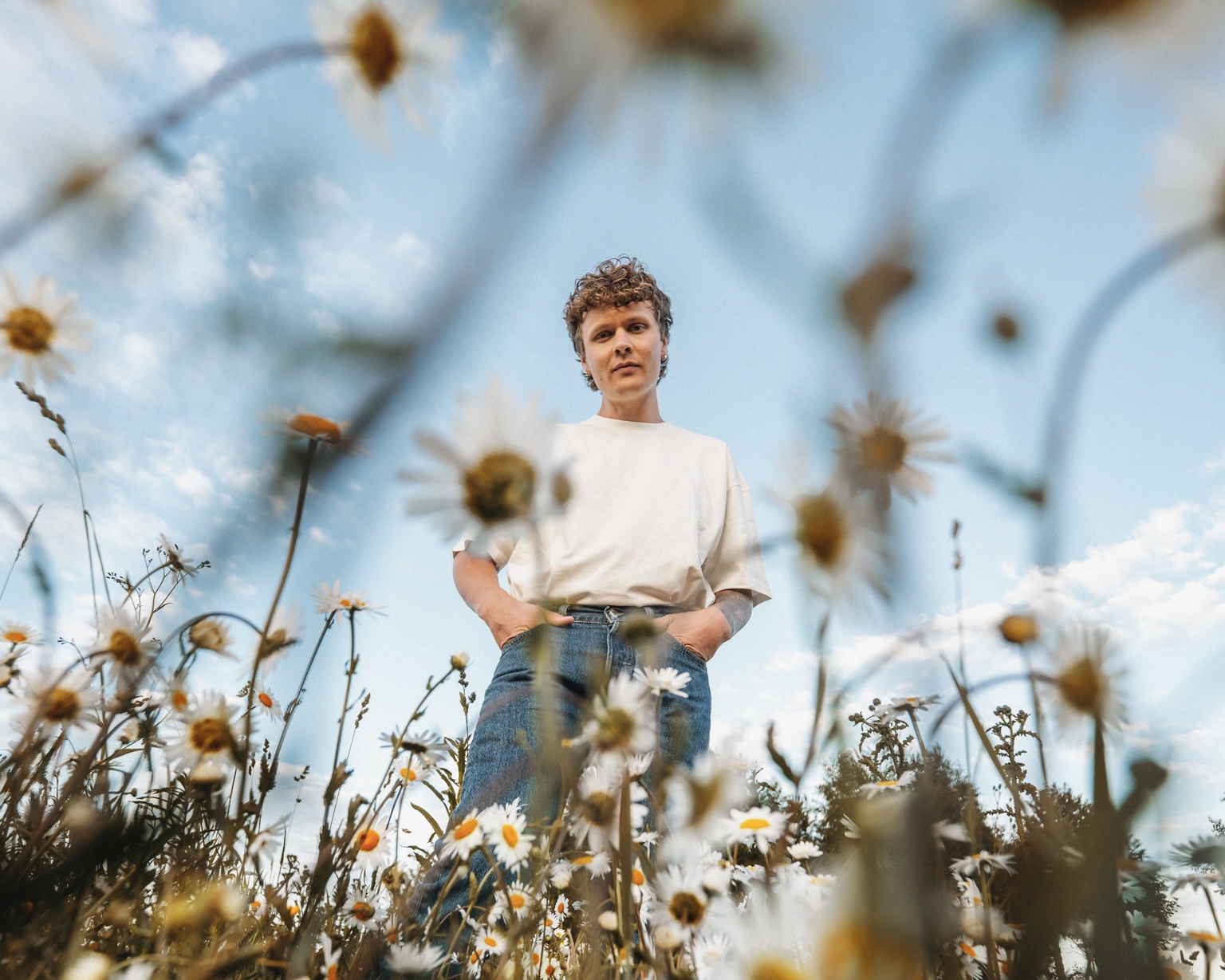 LISTEN: Mads Gjetmundsen Brings Breezy Psychedelia To Folksy Pop On “Alter Ego”