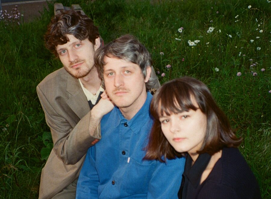 LISTEN: Pynch Details Modern Lonliness With Colorful Synths and Explosive Melodies On “The Supermarket”