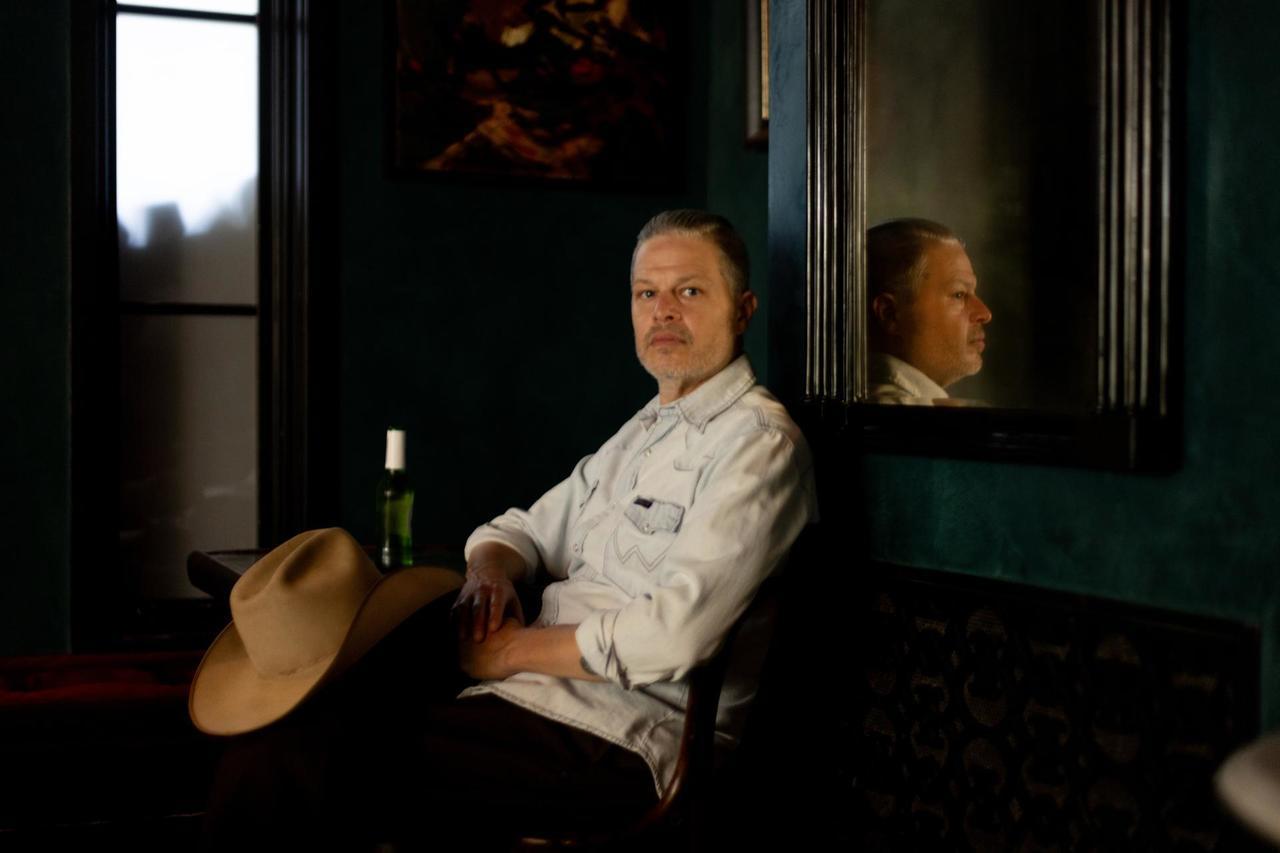 Jason Boland And The Stragglers Stick to Red Dirt Roots While Continuing to Evolve on ‘The Last Kings Of Babylon’ (ALBUM REVIEW)