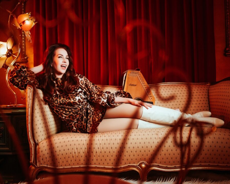 Grey DeLisle Hits Her Vintage Country Stride on Sprawling Double-LP ‘The Grey Album’ (ALBUM REVIEW)