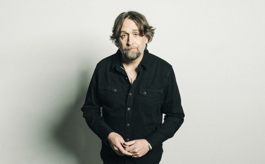 Hayes Carll Turns Inward With Clever and Charming Songcraft on ‘We’re Only Human’ (ALBUM REVIEW)