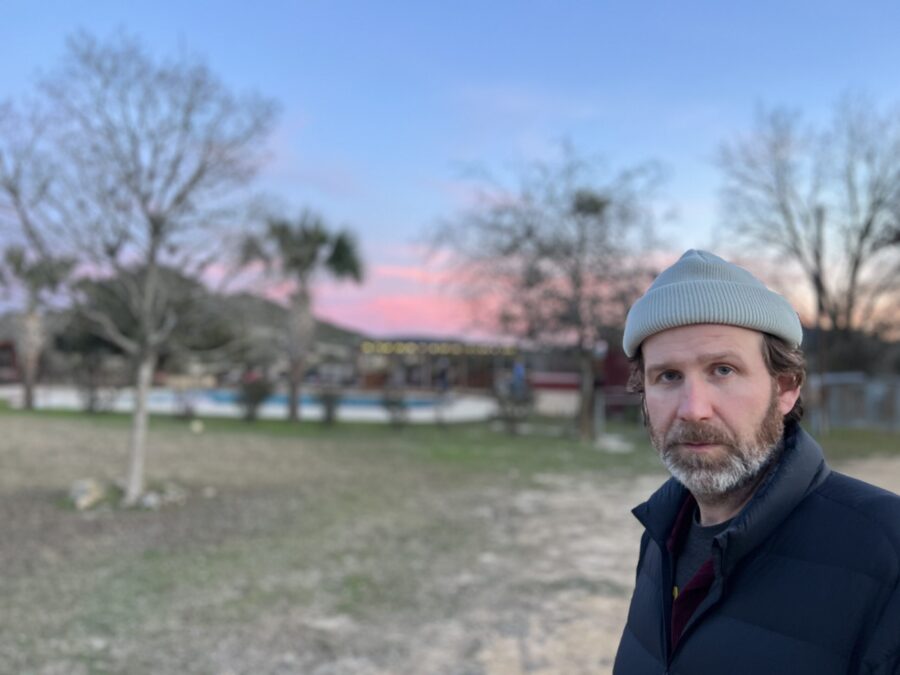 LISTEN: Ryan Wayne’s “Between These Walls” Is Ethereal Indie Rock With Poetic Expressiveness