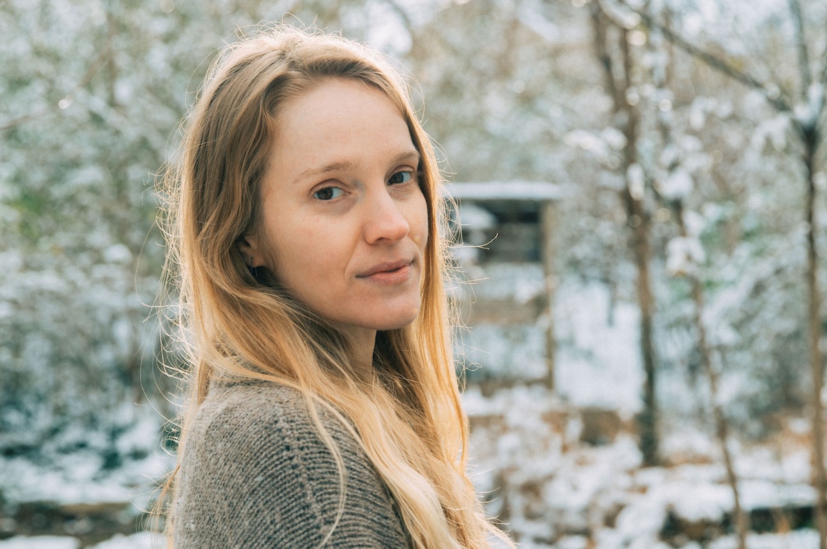 SONG PREMIERE: Hannah Delynn Lets Her Vocals Shine on String-laden Folk Tune “For the Record”