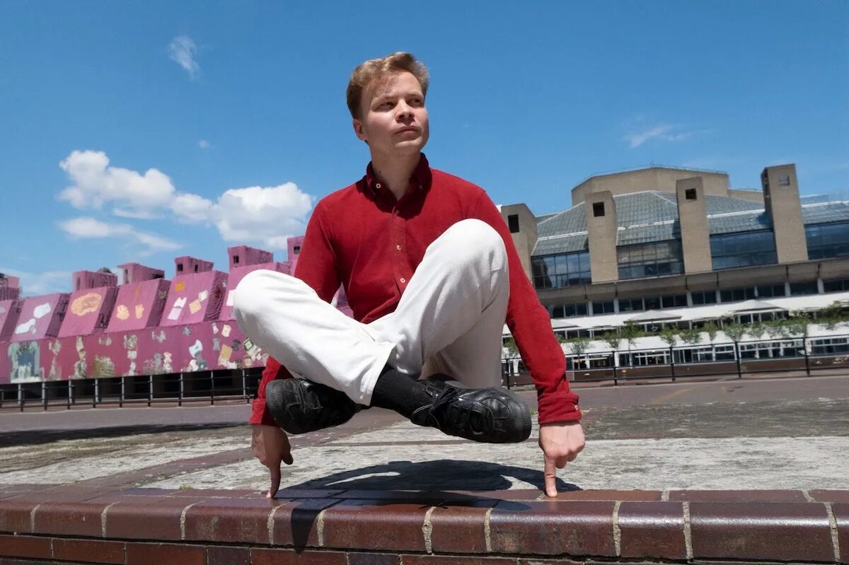 Geordie Greep Contrasts Crooner Antics and Mind-bending Musical Complexity at Portland, OR’s Aladdin Theater (SHOW REVIEW)