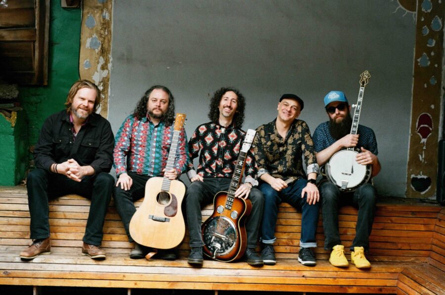 LISTEN: Cole Quest and The City Pickers Showcase Bluegrass Prowess On Infectious “I Ain’t”