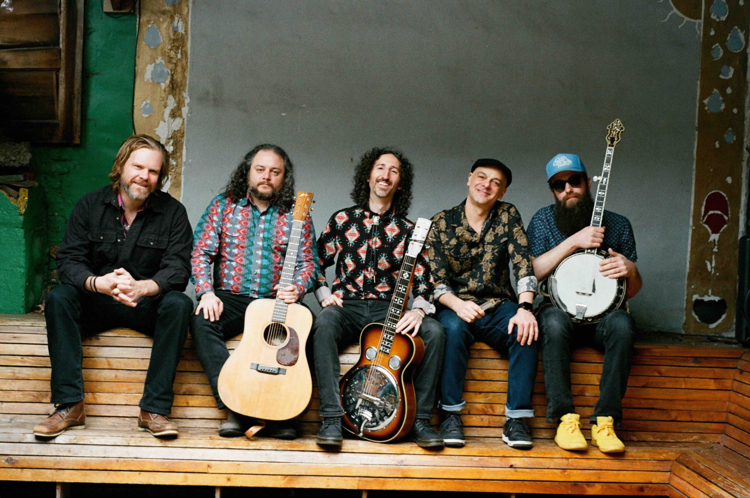 LISTEN: Cole Quest and The City Pickers Showcase Bluegrass Prowess On Infectious “I Ain’t”