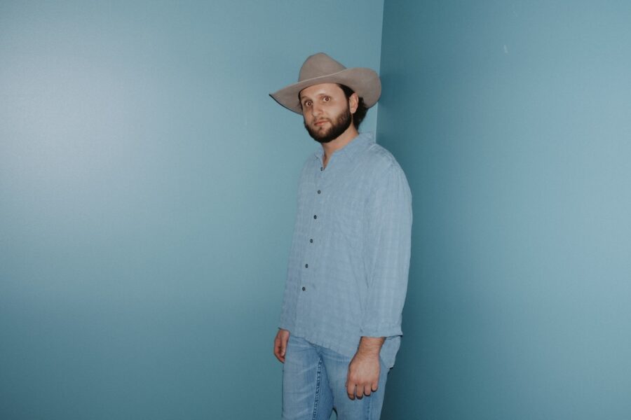 VIDEO PREMIERE: Levi Foster Teams Up With Gloria Anderson on Vintage Country Duet “Emerald Eyes”