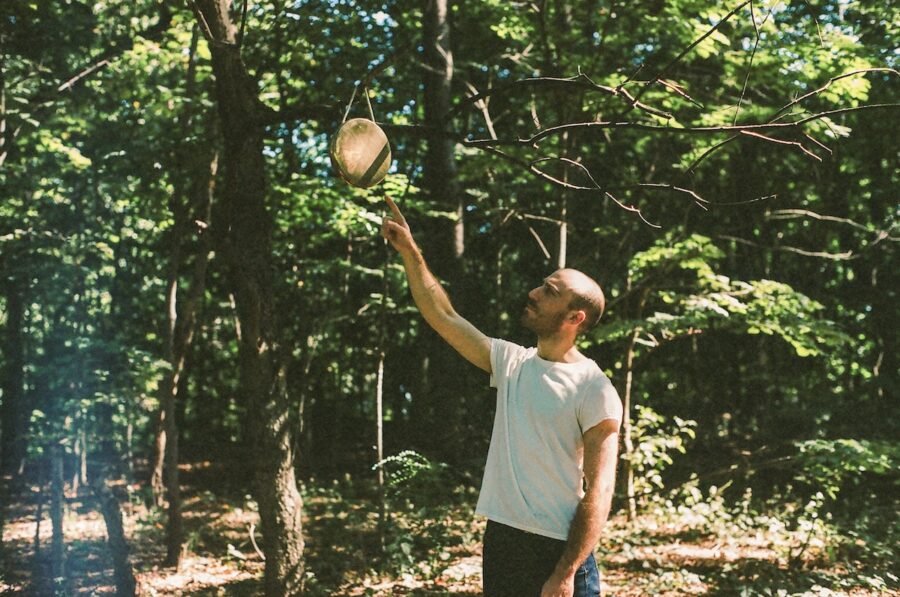 Peter Manheim Draws From Jazz and Global Percussion Roots on Debut Solo LP ‘Early Waves’ (ALBUM REVIEW)