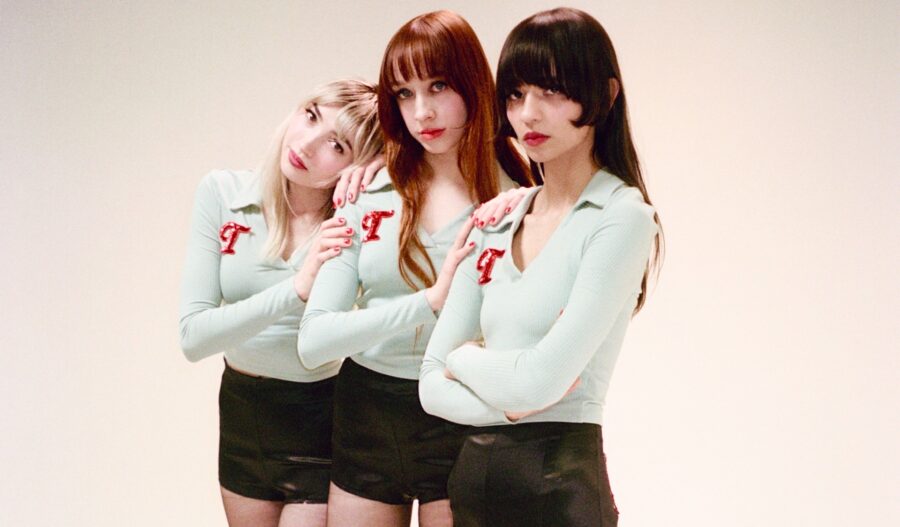 Tchotchke Rekindle Robust ’60 Garage & Girl Group Sounds With ‘Playin’ Dumb’ (ALBUM REVIEW)