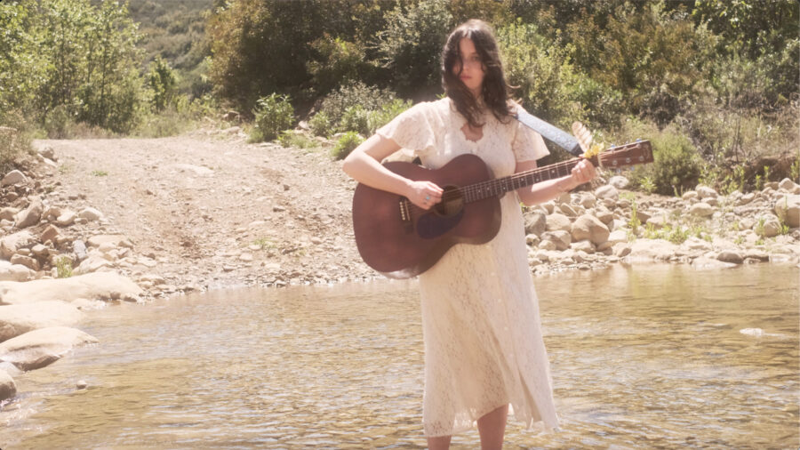 LISTEN: Daze of Laur Delivers Vulnerable Poetry Via Soaring Harmonies On Refreshing Folk Ballad “Valley of the Clouds”