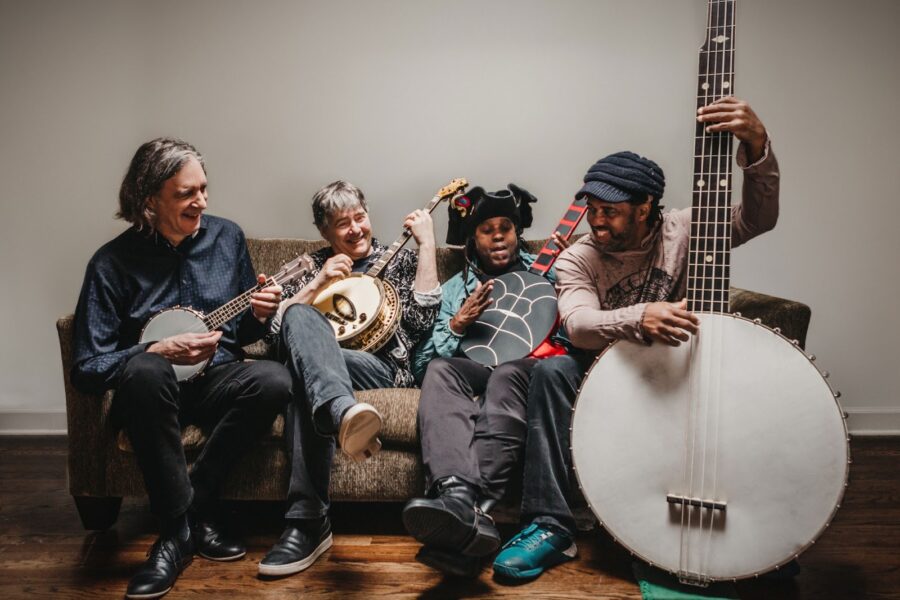 Béla Fleck & The Flecktones Announce 2025 ‘Jingle All the Way’ US Tour