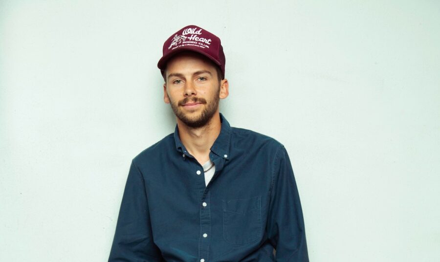 SONG PREMIERE: Jackson Scribner Conveys Dramatic Power with Sweeping Alt-country Tune “The Forest”