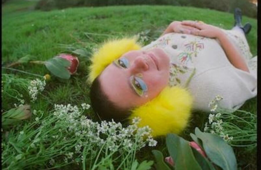 Mae Powell Presents Dreamy Soundscapes & Intimate Soul On ‘Making Room For The Light’ (ALBUM REVIEW)