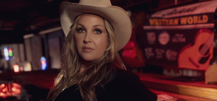 Sunny Sweeney Has Musical Full-Circle Moment With ‘Rhinestone Requiem’ (FEATURE)