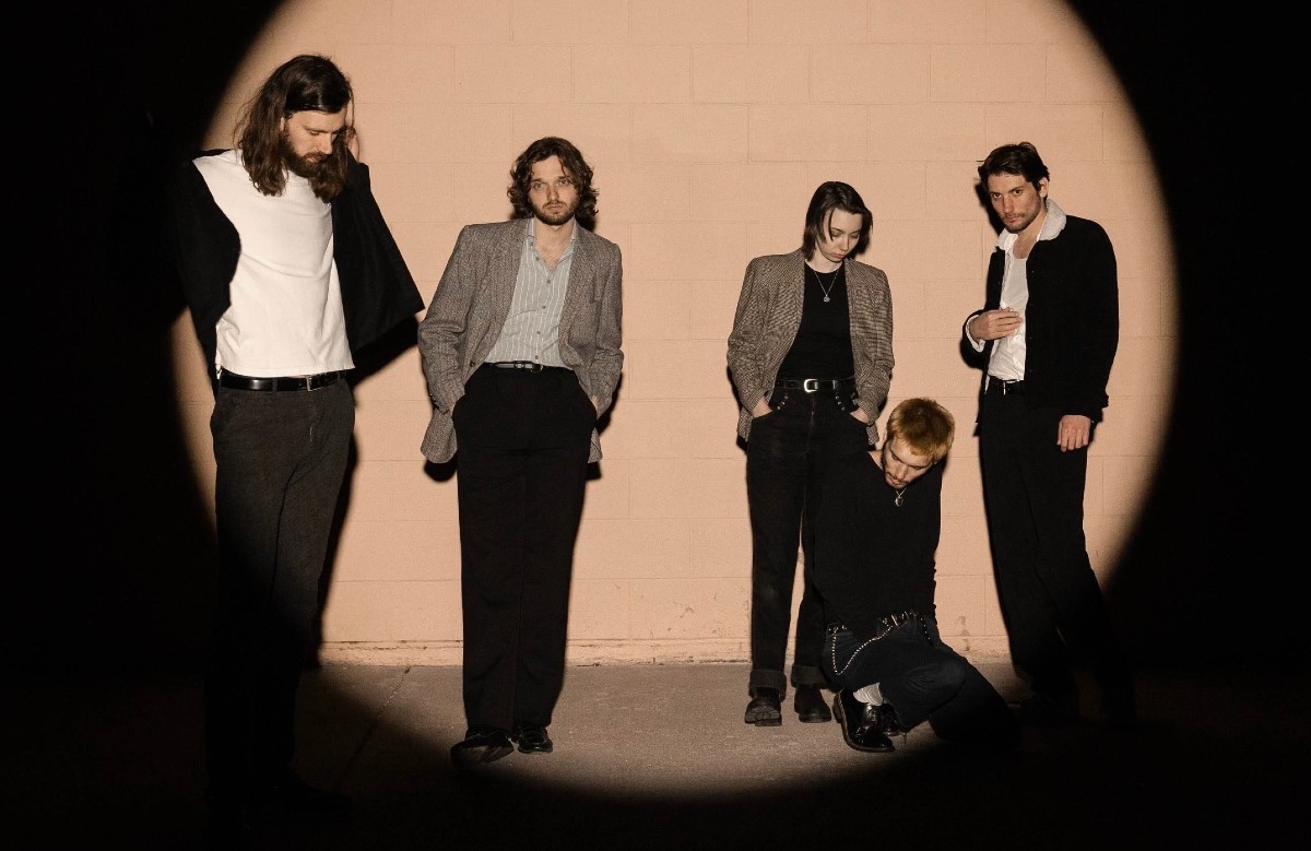 SONG PREMIERE: Social Cinema Scores Hympotic Angular Textures On “It’s Only Weed”