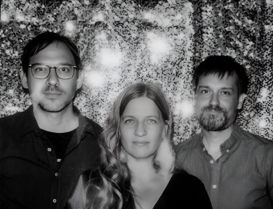 LISTEN: REVERSE YR CURSE’s “Shoes Today” Melts Pure Empathy Over Searing Simplicity