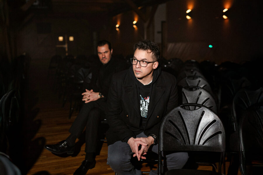 Atmosphere Celebrate Thirty Years Of Raw Hip-hop Prowess With Expansive ‘Jestures’ (ALBUM REVIEW)