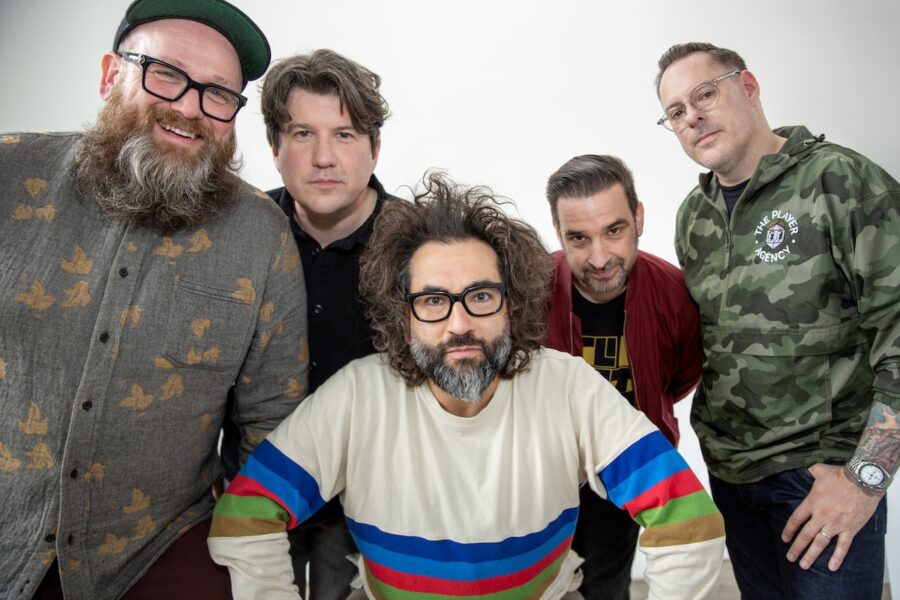 Motion City Soundtrack Make Mostly Triumphant Return and Keep Emo Ethos Intact With ‘The Same Old Wasted Wonderful World’ (ALBUM REVIEW)