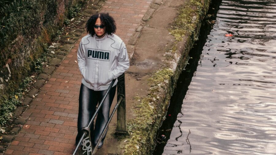 LISTEN: Samuel Virgo’s “Seventeen” Pairs Immersive Storytelling With Hypnotic Vocals