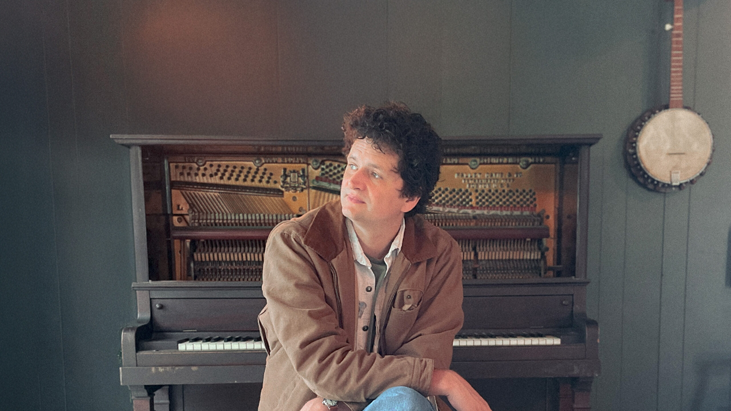 LISTEN: Vian Izak’s  “I Just Have to Be Still” Is Deeply Personal Folk Rock With Raw Songwriting