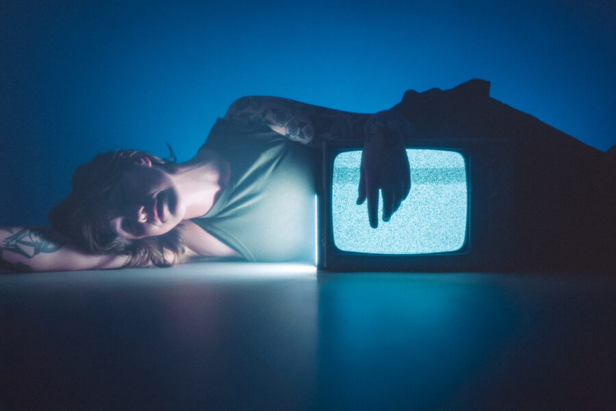 LISTEN: Josaleigh Pollett Guides You Through Psychedelic Indie Rock On Vulnerable “Radio Player”