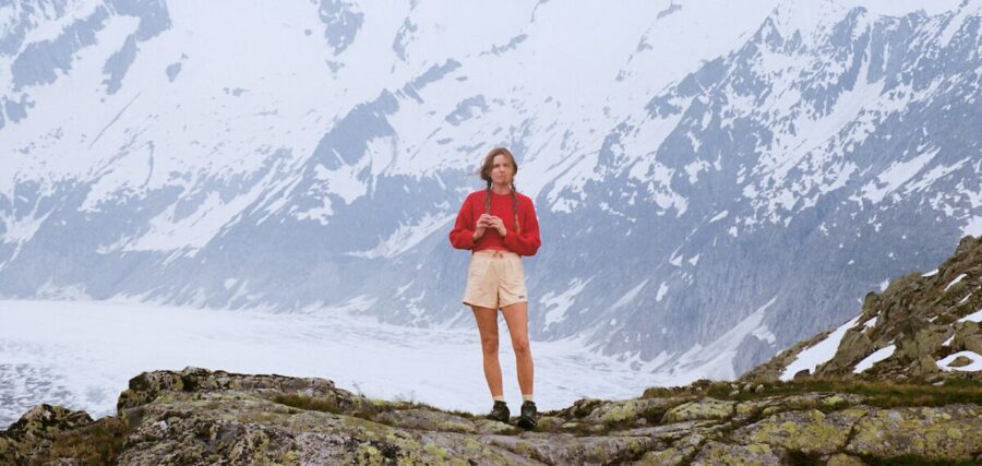 Lydia Luce Touches on Pain and Relationships Through Ethereal Songs on ‘Mammoth’ (ALBUM REVIEW)