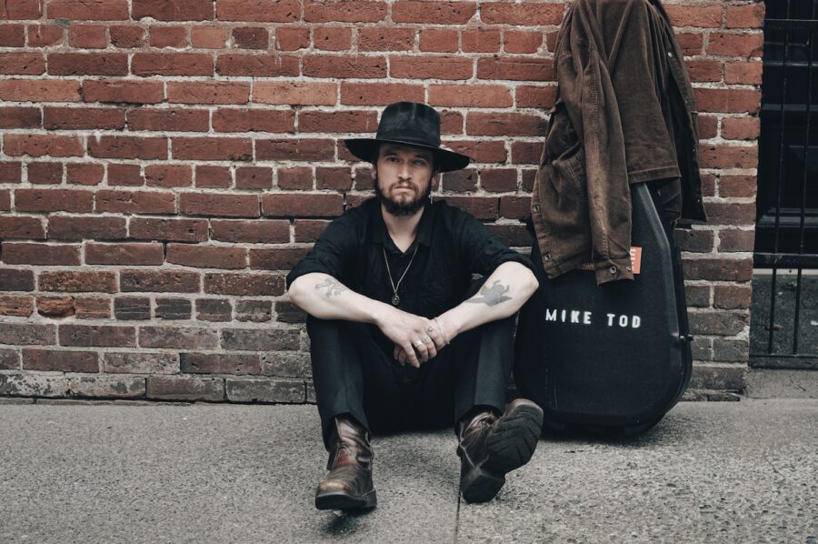 VIDEO PREMIERE: Mike Tod Conjures Up a Haunting Gothic Folk Fever Dream with “Lyke Wake Dirge”