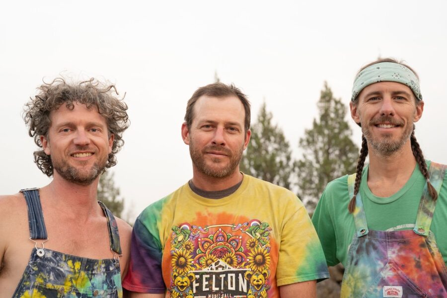 SONG PREMIERE: Leadbetter Band Drop Into Soulful 70s Rock Sound with Unflinchingly Optimistic “Sky to the Ground”