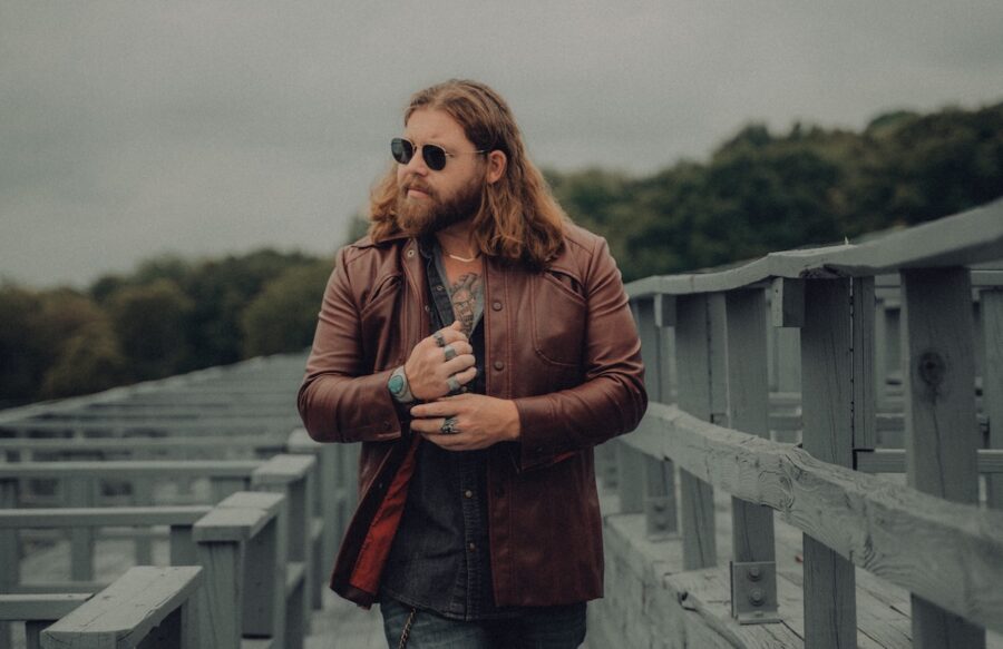 VIDEO PREMIERE: Travis Bolt Offers Breezy and Personal Modern Country Sounds on “Seasons”