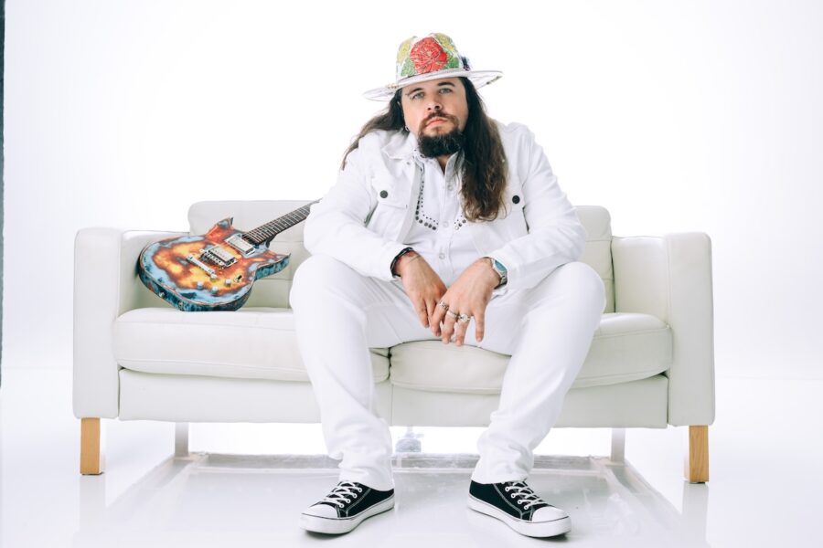 VIDEO PREMIERE: Jonathon “Boogie” Long Pens a Scorching Blues Confession on “Baby I’m Through”