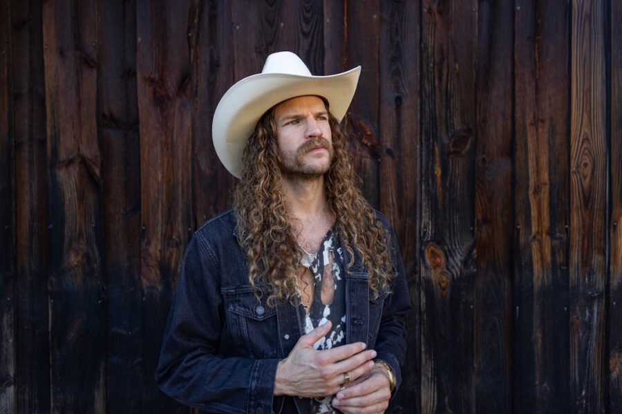 VIDEO PREMIERE: Andy Thomas (Yarn/The Trongone Band) Breaks the Chains with Dave Schools-produced Soulful Guitar-rocker “Dirty Work”