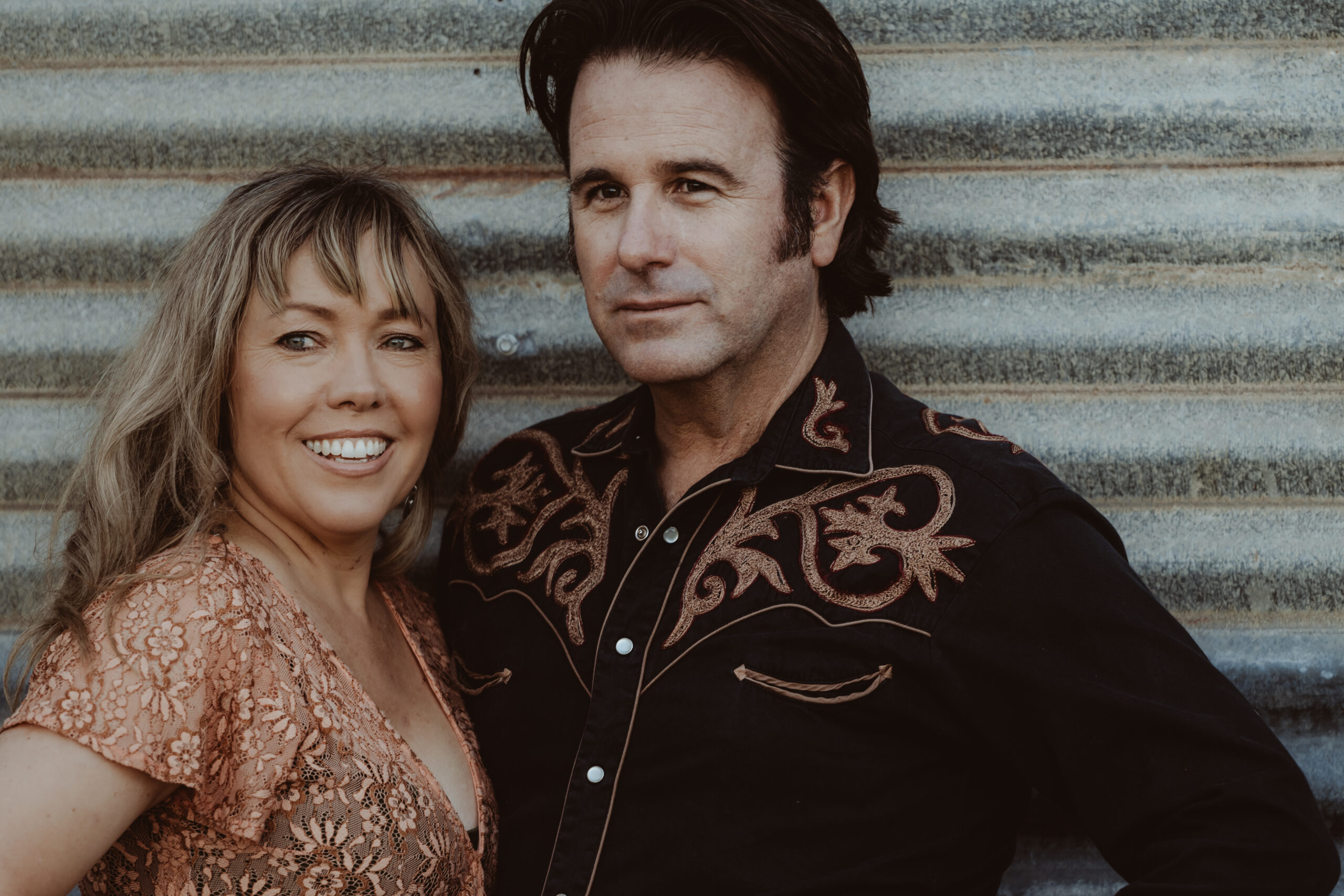 LISTEN: Felicity Urquhart & Josh Cunningham Craft Stunning Duet On Heartfelt “Lifeline”