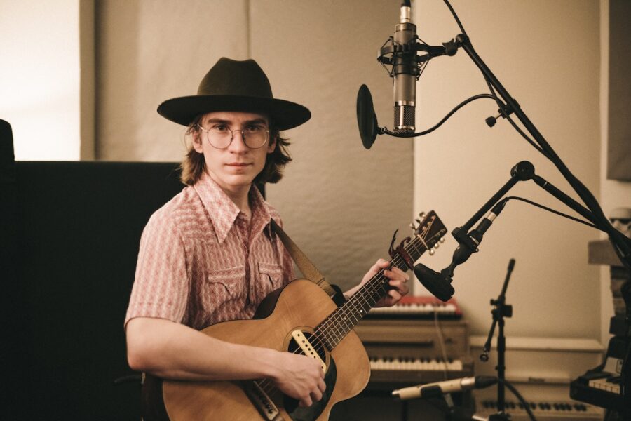 Sammy Brue Draws on the Late Justin Townes Earle’s Writings with Sadness and Celebration on ‘The Journals’ (ALBUM REVIEW)