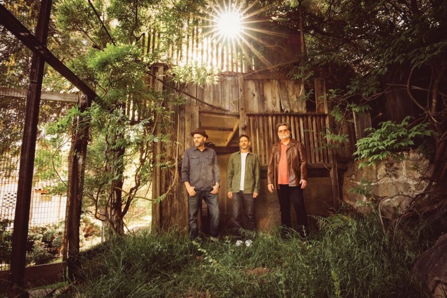 Glen Phillips of Toad The Wet Sprocket On Bringing All Their Albums Into The Same Room For ‘Rings: The Acoustic Sessions’ (INTERVIEW)