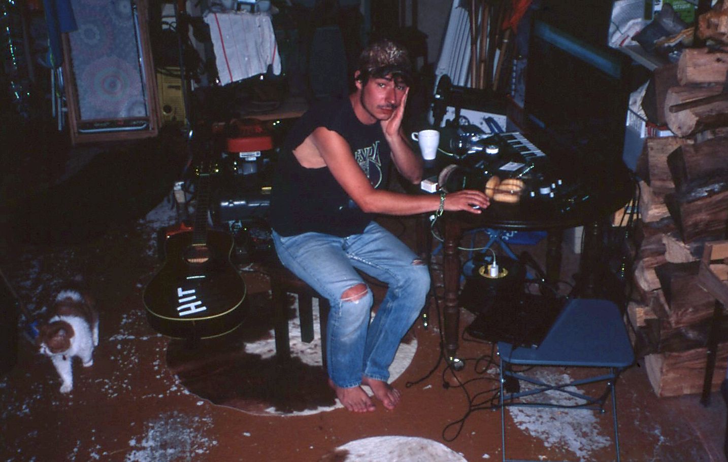 LISTEN: a.gris Blends Pop Melodies With Distorted Experimentation On “bar”