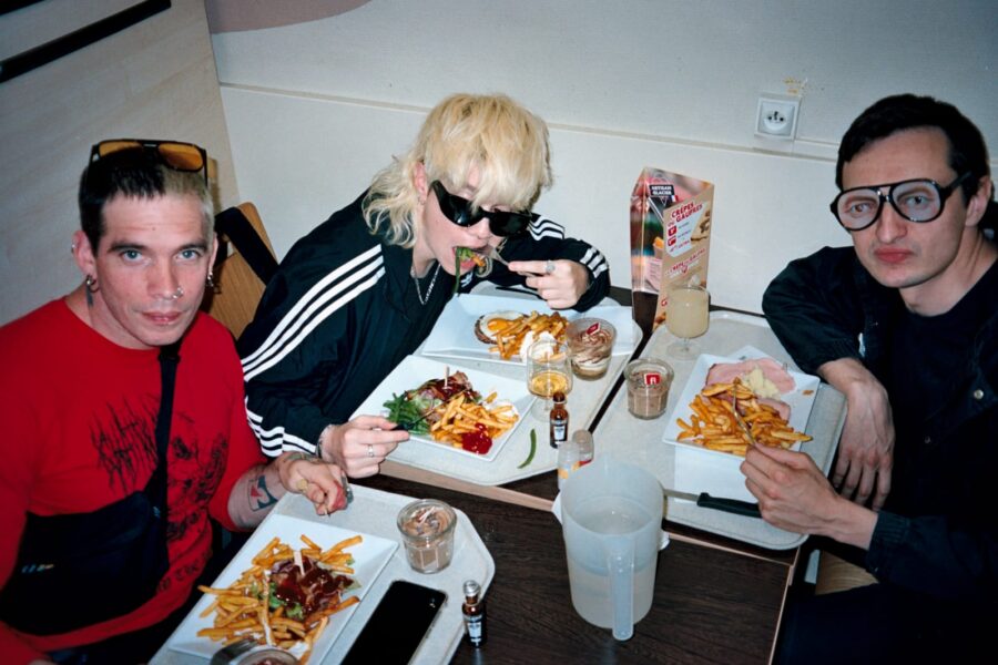LISTEN: MONT LOSER’S “Confessional” Is Warping Alt-rock With Explosive Tendencies