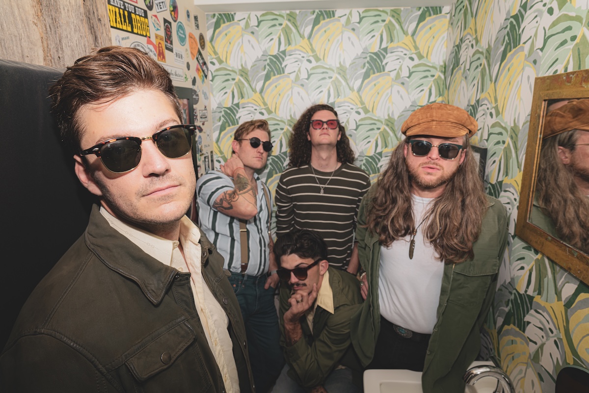 VIDEO PREMIERE: John Hollier & The Rêverie Lock Into Sweeping Louisiana Soul Sound on "Crashing" - Glide Magazine